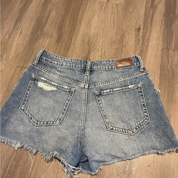 Holister ripped ultra high rise relax denim shorts S5 W27 - Picture 2 of 3